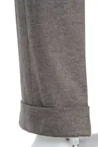 Détail d’un revers de pantalon