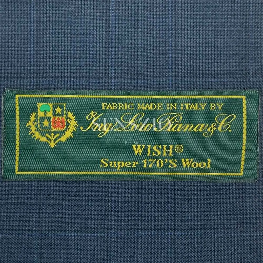Drap Wish de Loro Piana avec son étiquette tissée